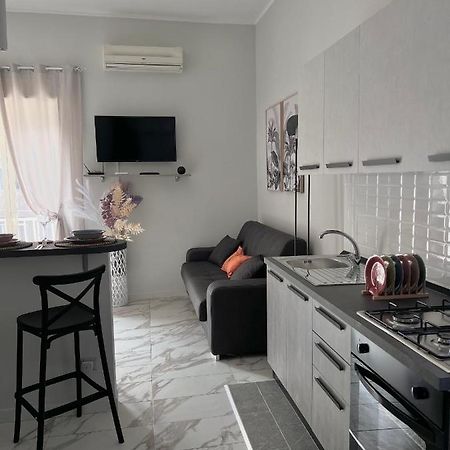 Appartamento La Casa Di Ale 69 Napoli Esterno foto